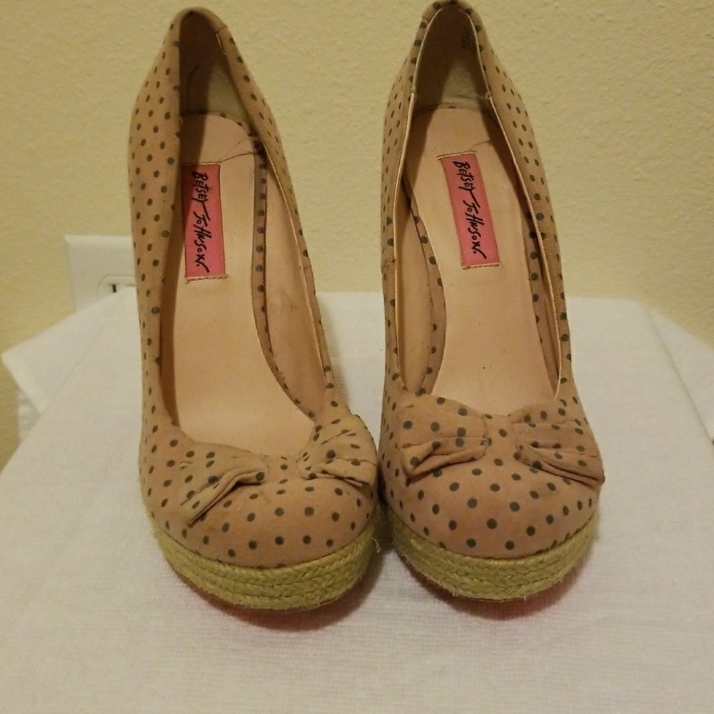 Betsy Johnson heels. So cute, light pink with bow.